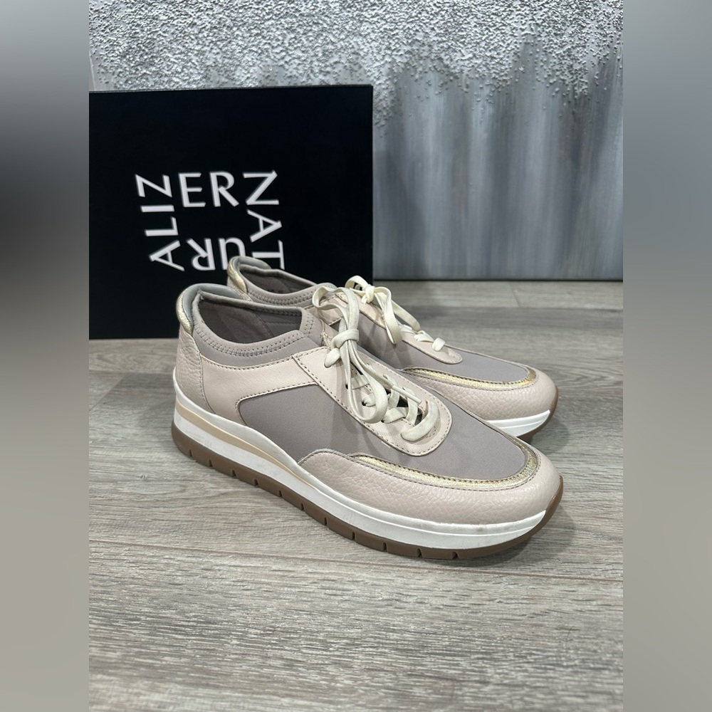 Naturalizer Remy Stretch Sneaker - Picture 12 of 12